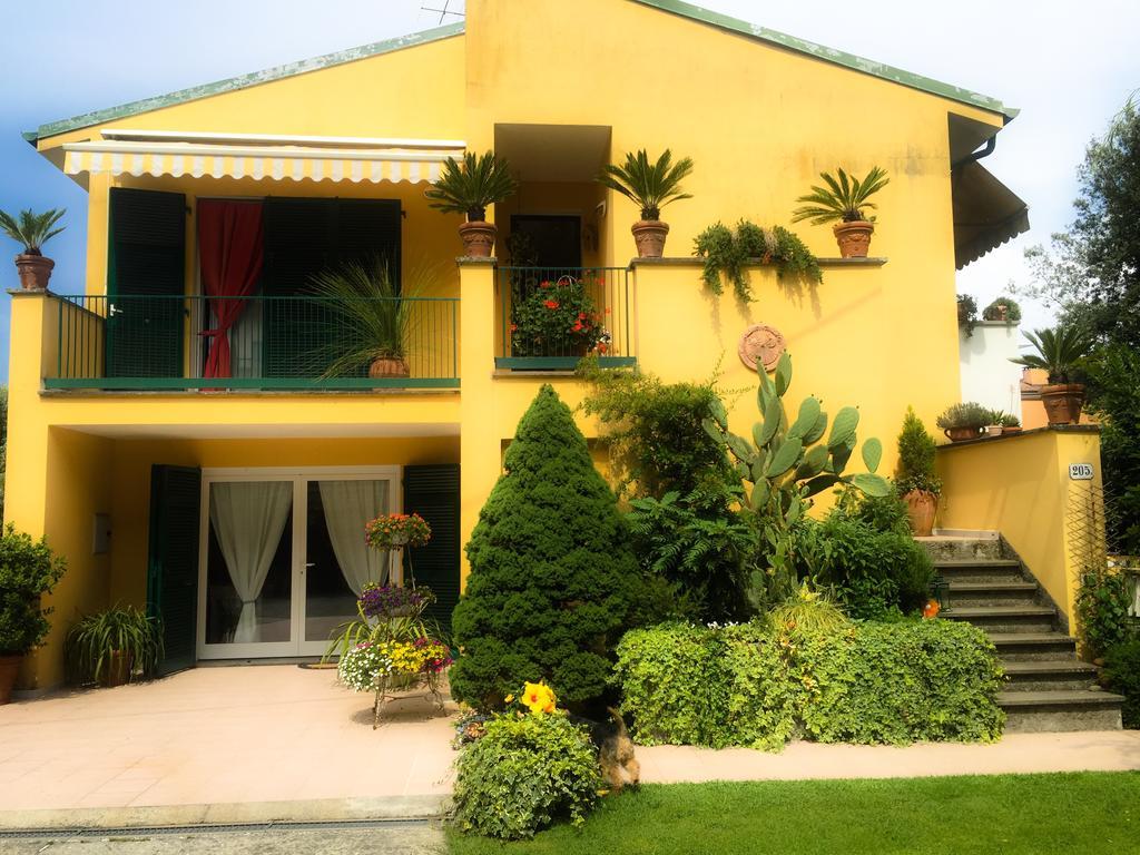 Le Pinette Bed & Breakfast Ameglia Ngoại thất bức ảnh