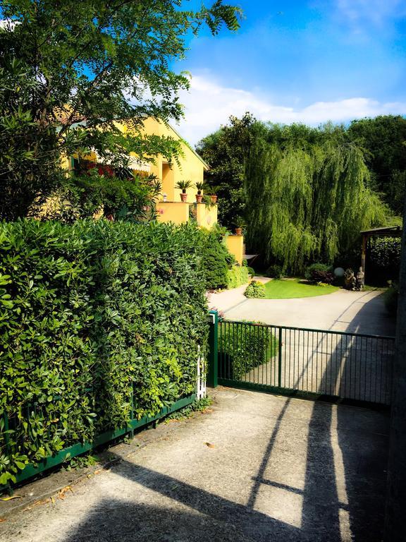 Le Pinette Bed & Breakfast Ameglia Ngoại thất bức ảnh